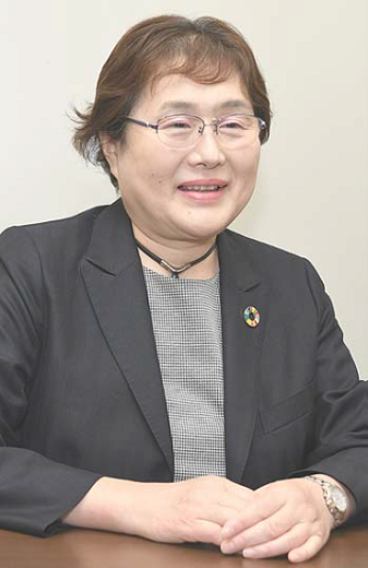 藤野 晴美氏